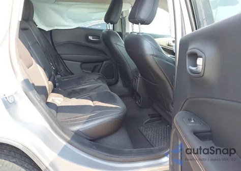 2018 Jeep Compass Latitude 4X4 из США, поврежденный, VIN 3C4NJDBB2JT399393